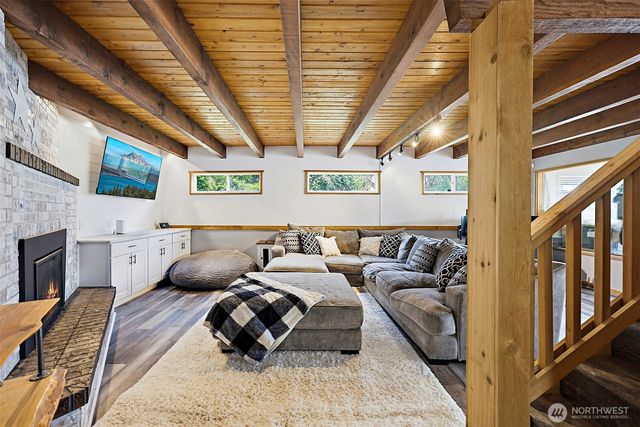 33915 Tanwax Court E, Eatonville, WA 98328