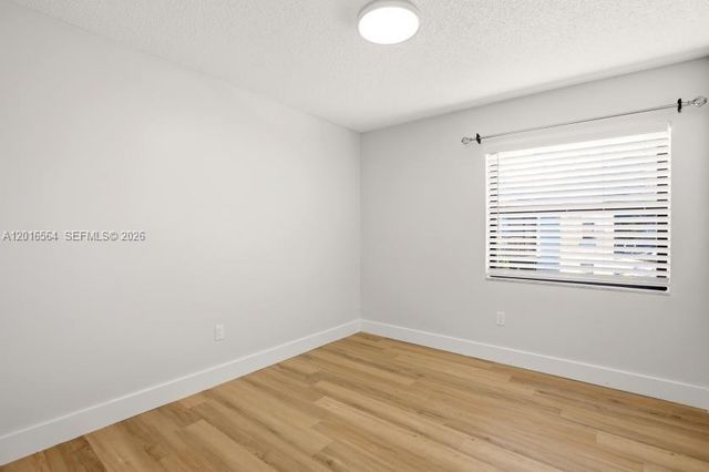 9425 Fontainebleau Blvd 202, Miami, FL 33172