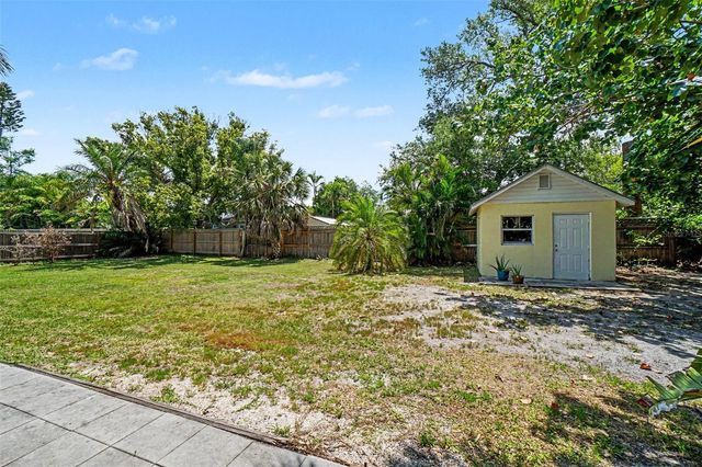 413 PAMETO ROAD, Nokomis, FL 34275