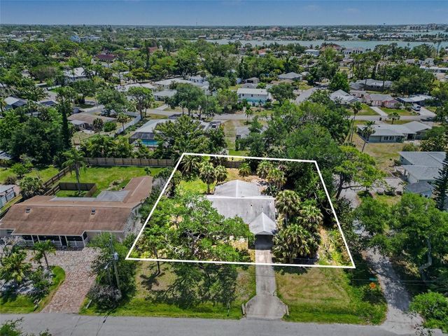 413 PAMETO ROAD, Nokomis, FL 34275
