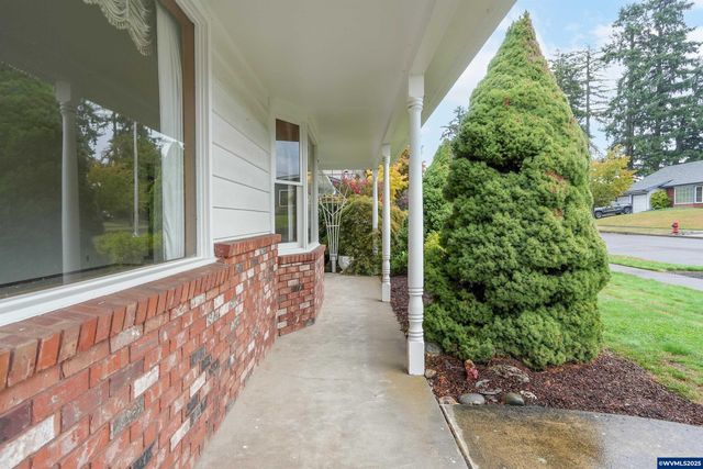1147 Manzanita Wy NE, Keizer, OR 97303