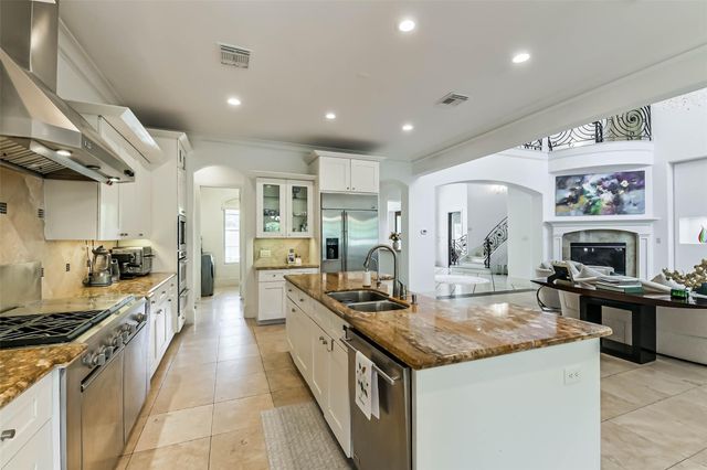 2502 Chimney Rock Road, Houston, TX 77056