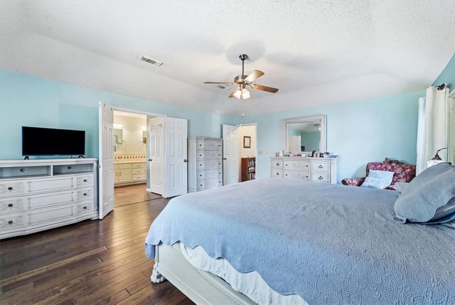 42 Fire Flicker Place, The Woodlands, TX 77381
