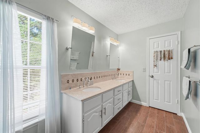 42 Fire Flicker Place, The Woodlands, TX 77381