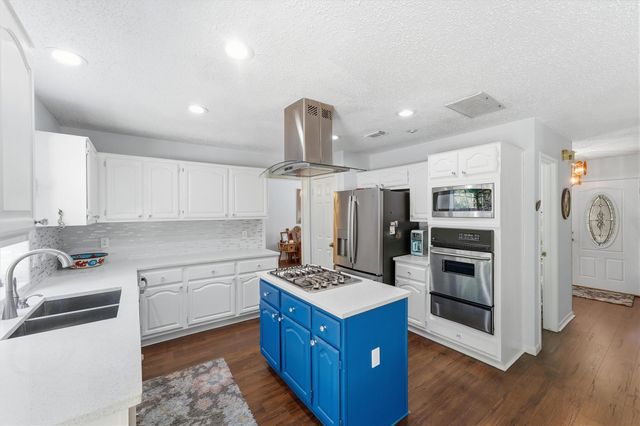 42 Fire Flicker Place, The Woodlands, TX 77381