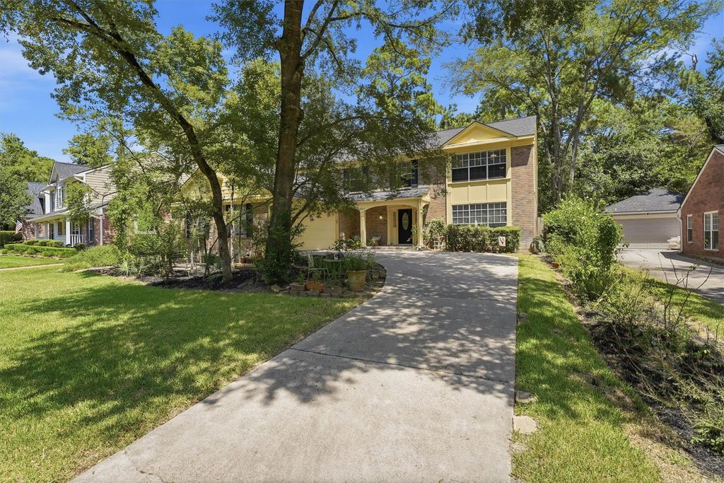 42 Fire Flicker Place, The Woodlands, TX 77381