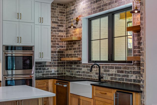6032 Charley Place, Benton, AR 72019