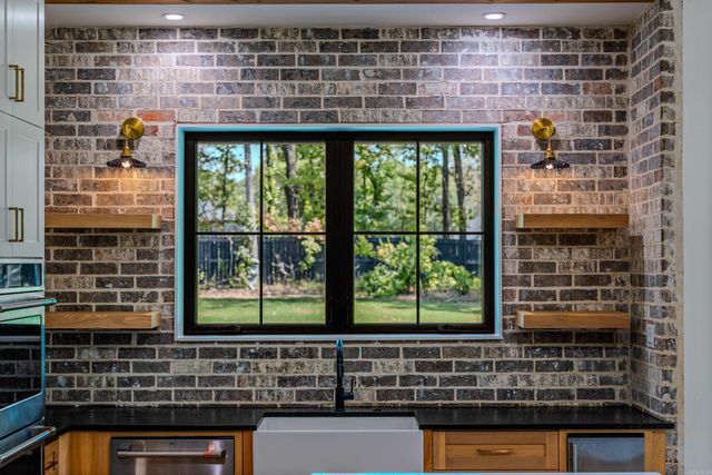 6032 Charley Place, Benton, AR 72019