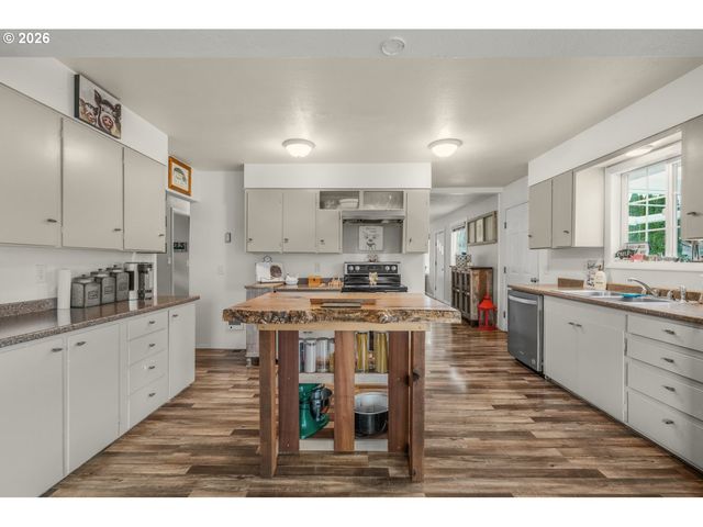 156 DAMRON Rd, Mossyrock, WA 98564