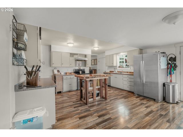 156 DAMRON Rd, Mossyrock, WA 98564