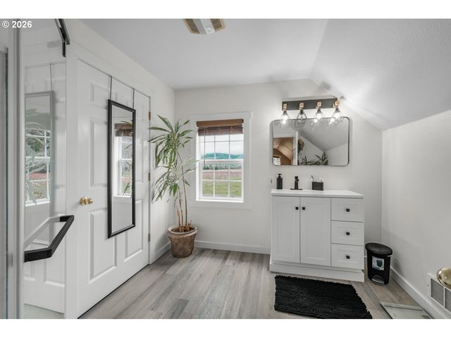 156 DAMRON Rd, Mossyrock, WA 98564