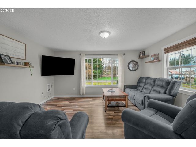 156 DAMRON Rd, Mossyrock, WA 98564