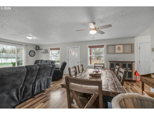 156 DAMRON Rd, Mossyrock, WA 98564