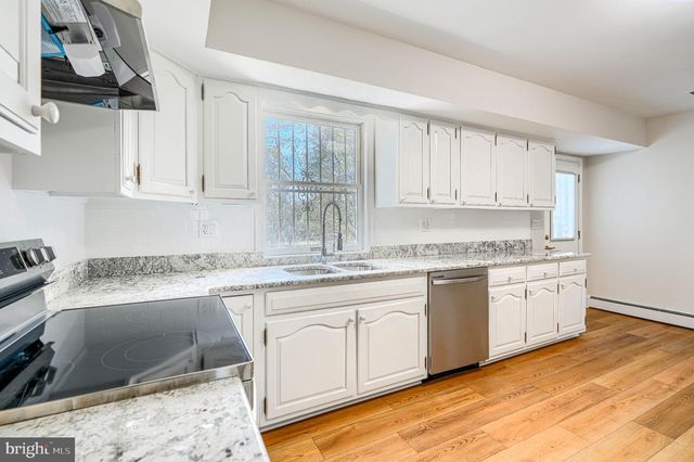 6510 HORSESHOE RD, Clinton, MD 20735