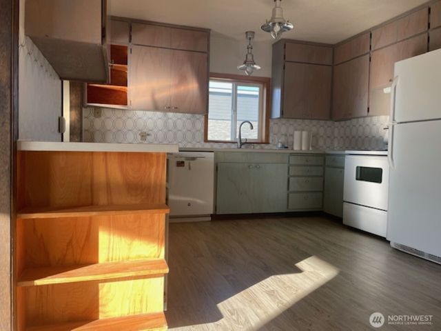 32914 G Street, Ocean Park, WA 98640