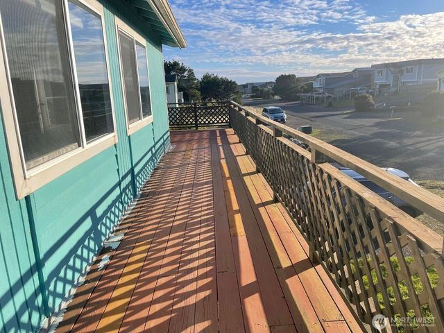 32914 G Street, Ocean Park, WA 98640