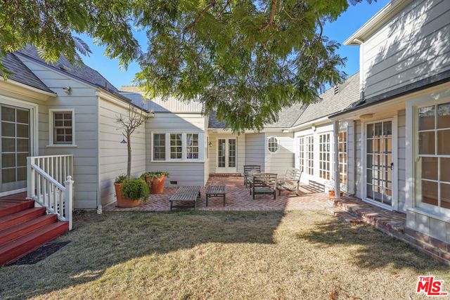 266 Denslow Avenue, Los Angeles, CA 90049