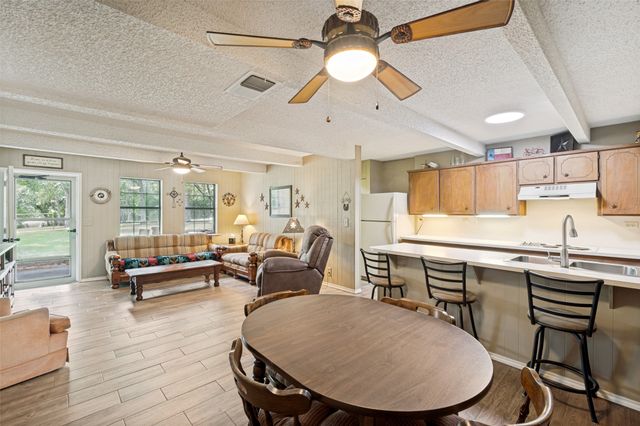 163 Private Road 1613, Alvord, TX 76225