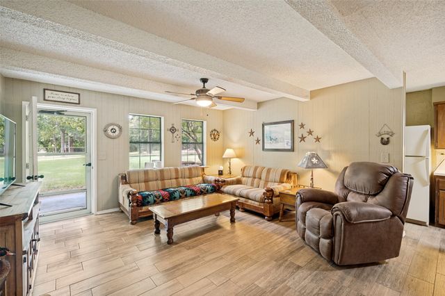 163 Private Road 1613, Alvord, TX 76225