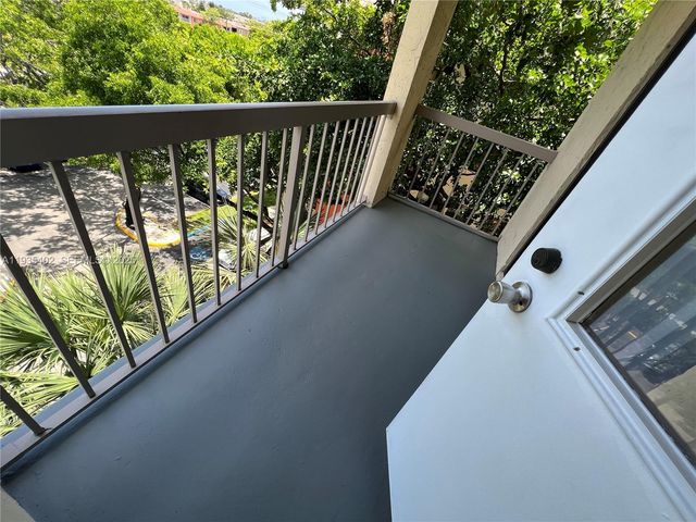 8120 Geneva Ct 554, Doral, FL 33166