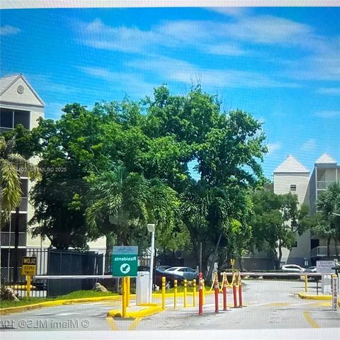 8120 Geneva Ct 554, Doral, FL 33166