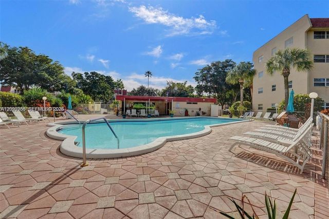 1030 Country Club Drive 405, Margate, FL 33063