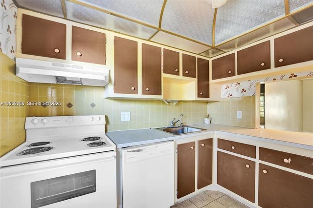 1030 Country Club Drive 405, Margate, FL 33063