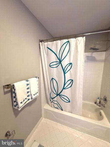 105 SILVER OAK CT, Warwick, PA 18974