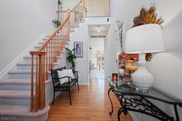 3 Summerfield Dr, Franklin Twp., NJ 08540