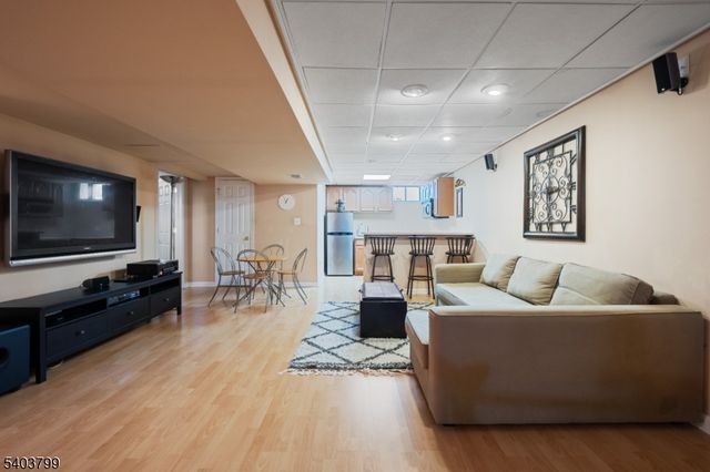 3 Summerfield Dr, Franklin Twp., NJ 08540