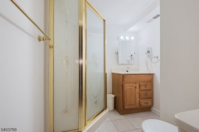 3 Summerfield Dr, Franklin Twp., NJ 08540