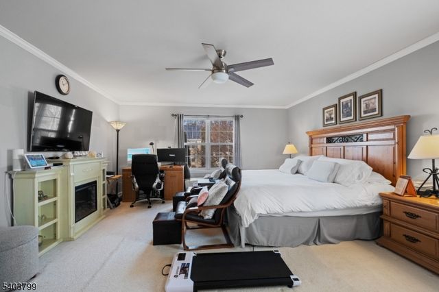 3 Summerfield Dr, Franklin Twp., NJ 08540