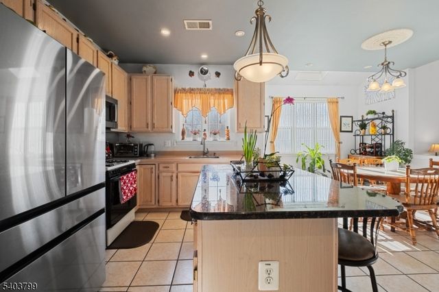 3 Summerfield Dr, Franklin Twp., NJ 08540