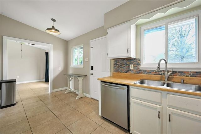 507 Ranchero Place, Belton, MO 64012
