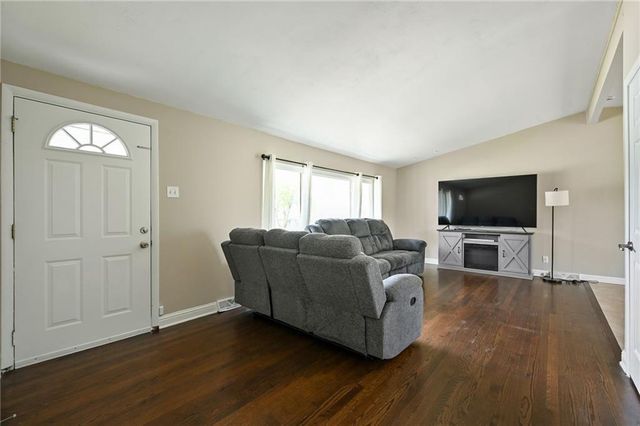 507 Ranchero Place, Belton, MO 64012
