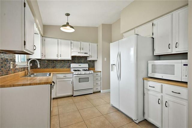 507 Ranchero Place, Belton, MO 64012