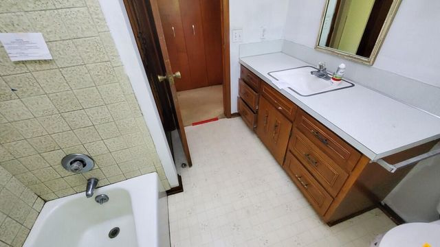 14261 Essenburg Drive, Holland, MI 49424