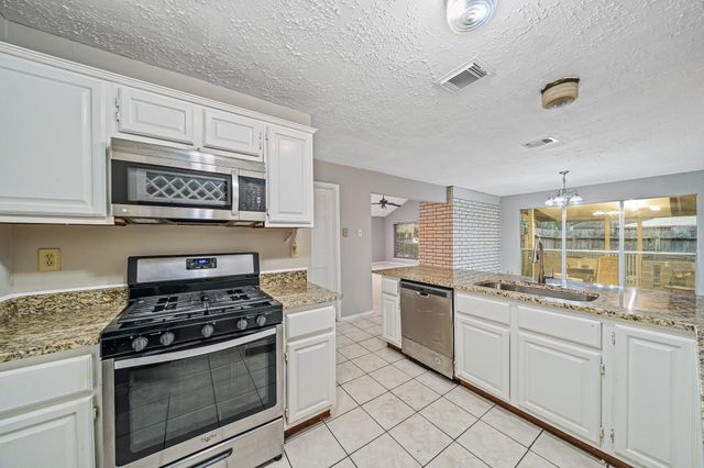 3714 Echo Grove Lane, Houston, TX 77043