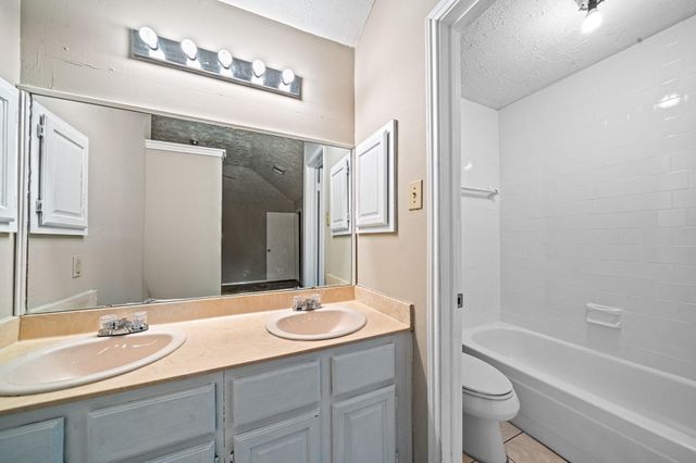 3714 Echo Grove Lane, Houston, TX 77043