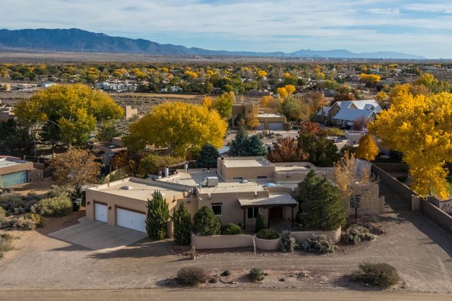 612 Rio Ruidoso Road NE, Rio Rancho, NM 87144