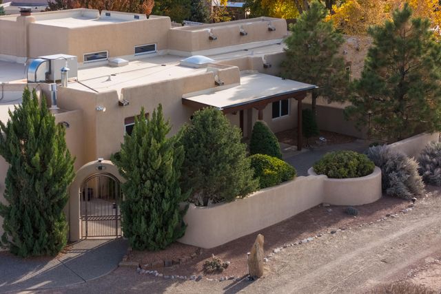 612 Rio Ruidoso Road NE, Rio Rancho, NM 87144