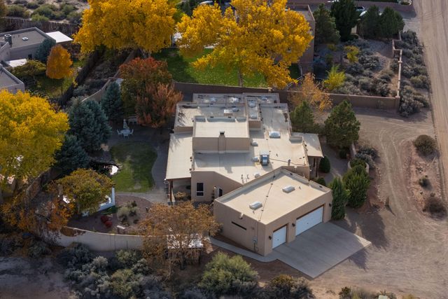 612 Rio Ruidoso Road NE, Rio Rancho, NM 87144