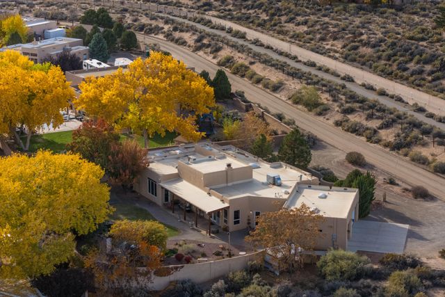 612 Rio Ruidoso Road NE, Rio Rancho, NM 87144