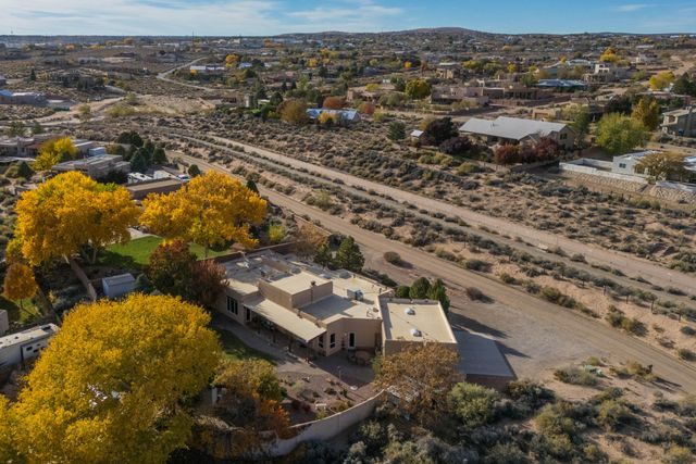 612 Rio Ruidoso Road NE, Rio Rancho, NM 87144