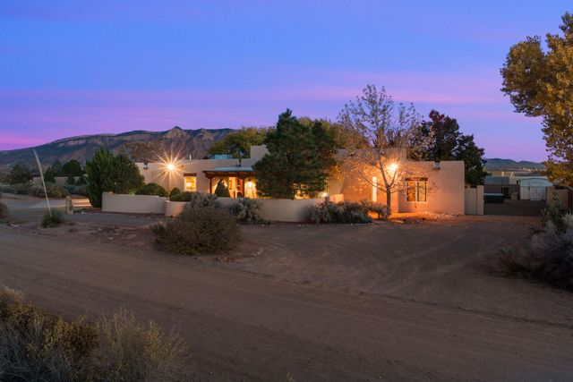 612 Rio Ruidoso Road NE, Rio Rancho, NM 87144