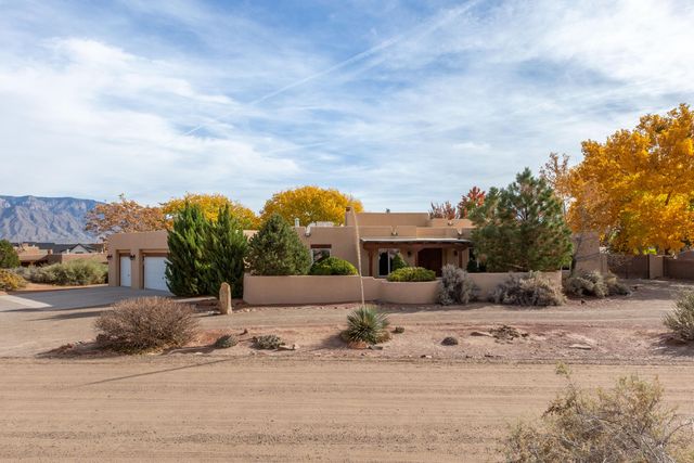 612 Rio Ruidoso Road NE, Rio Rancho, NM 87144