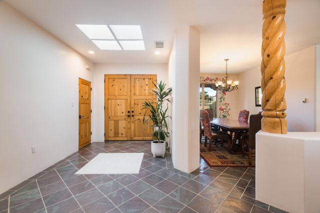 612 Rio Ruidoso Road NE, Rio Rancho, NM 87144