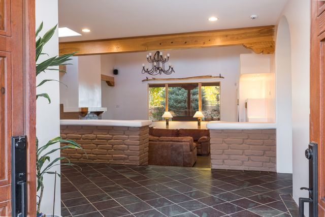 612 Rio Ruidoso Road NE, Rio Rancho, NM 87144