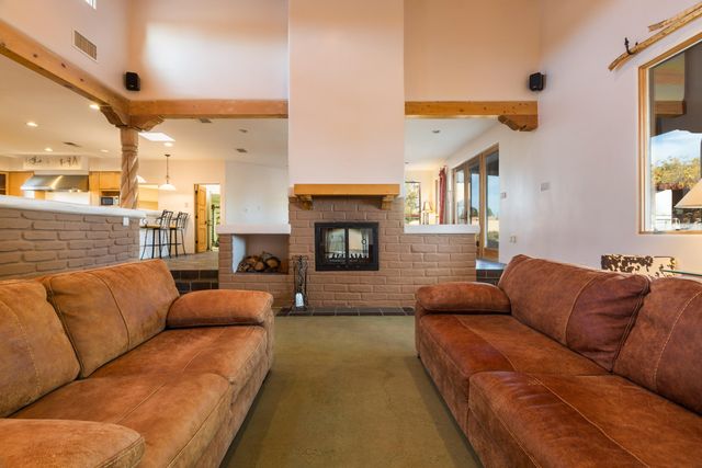 612 Rio Ruidoso Road NE, Rio Rancho, NM 87144