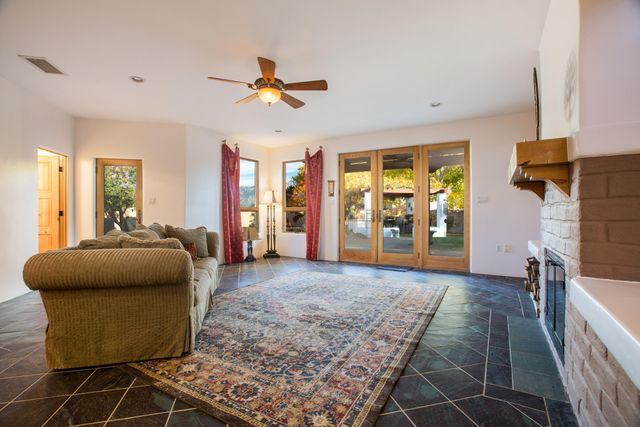 612 Rio Ruidoso Road NE, Rio Rancho, NM 87144